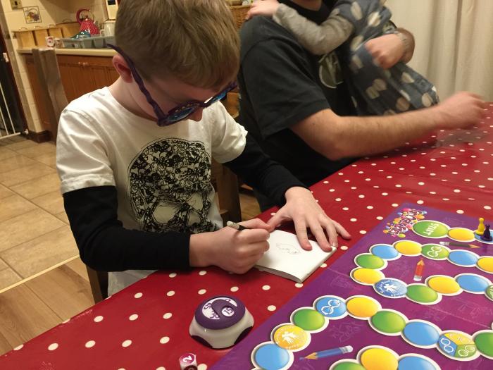 Creative, Comical Fun With The Googly Eyes Board Game