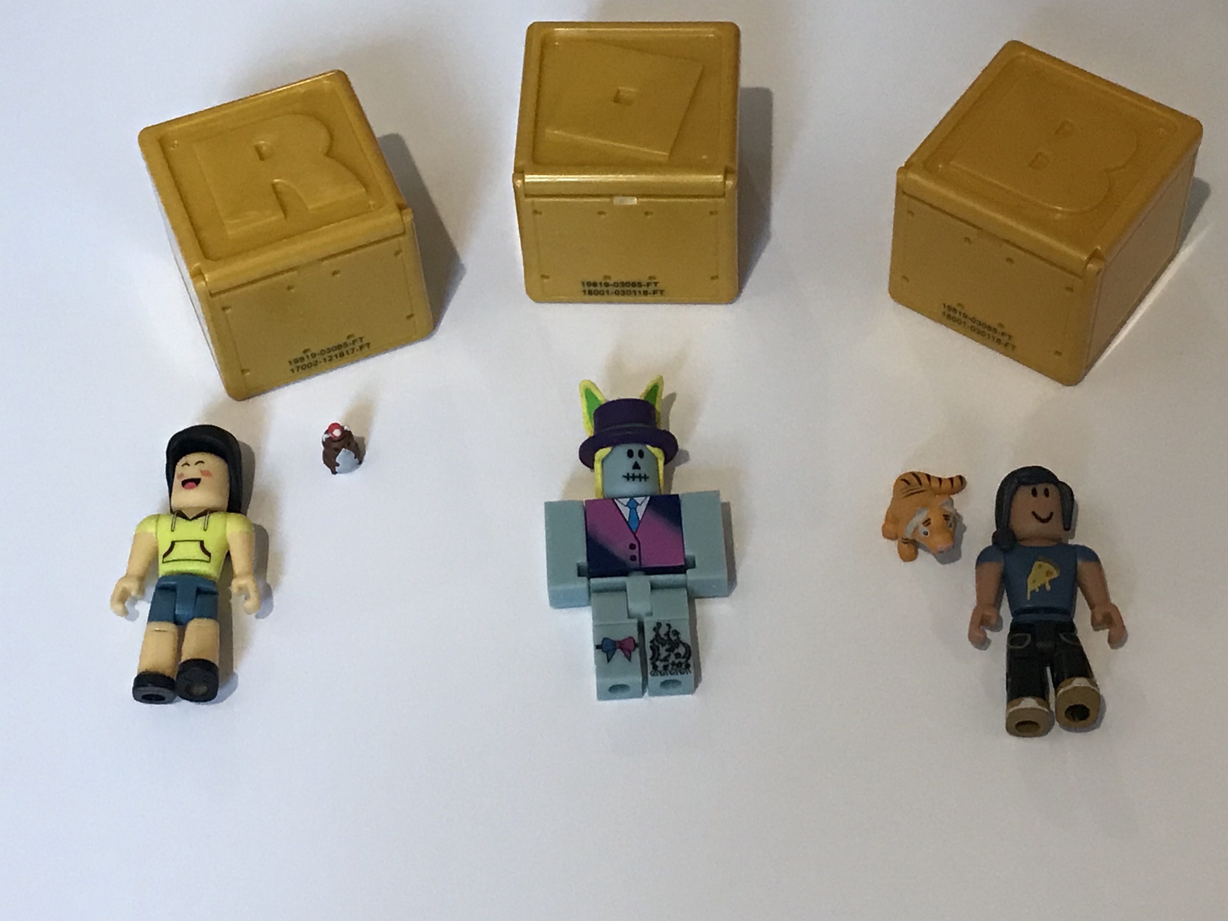 Reviewing The Roblox Celebrity Toy Range