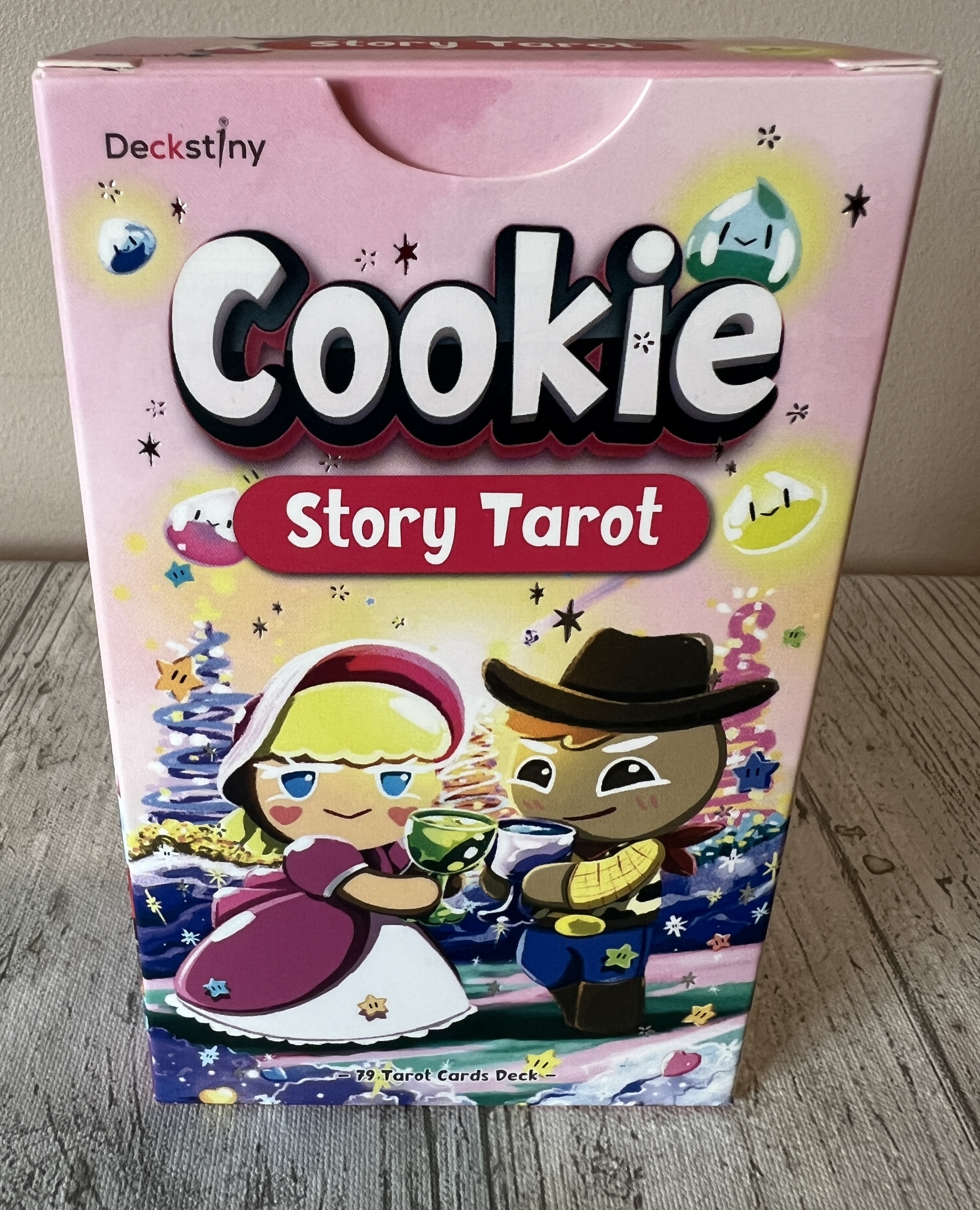 Combining Confectionary & Cartomancy With The Cookie Story